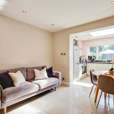 Lovely 2 Bedroom Ground Floor Flat With Garden. Londra Exterior foto