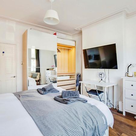 Lovely 2 Bedroom Ground Floor Flat With Garden. Londra Exterior foto