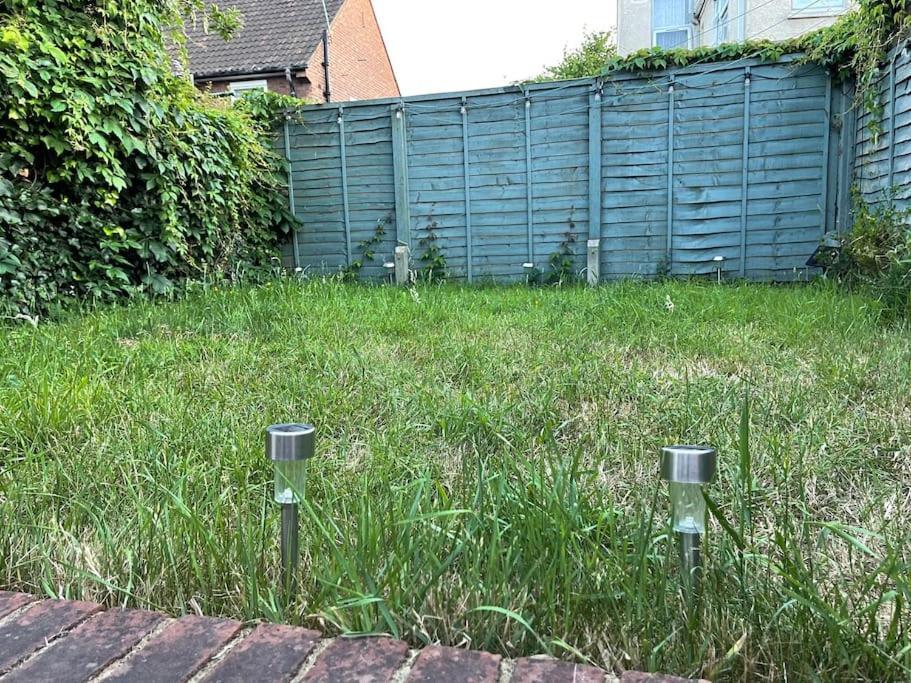 Lovely 2 Bedroom Ground Floor Flat With Garden. Londra Exterior foto