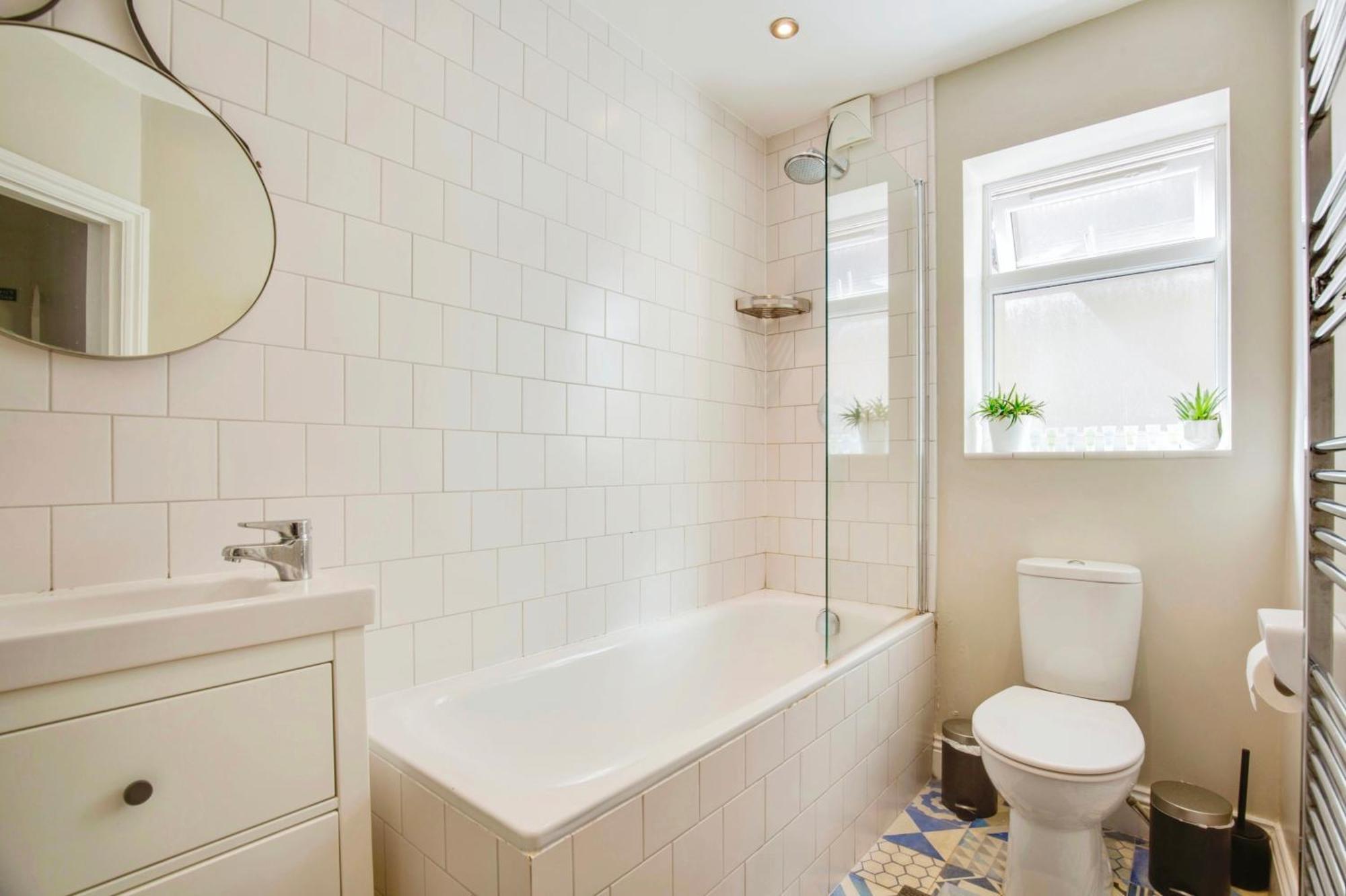 Lovely 2 Bedroom Ground Floor Flat With Garden. Londra Exterior foto