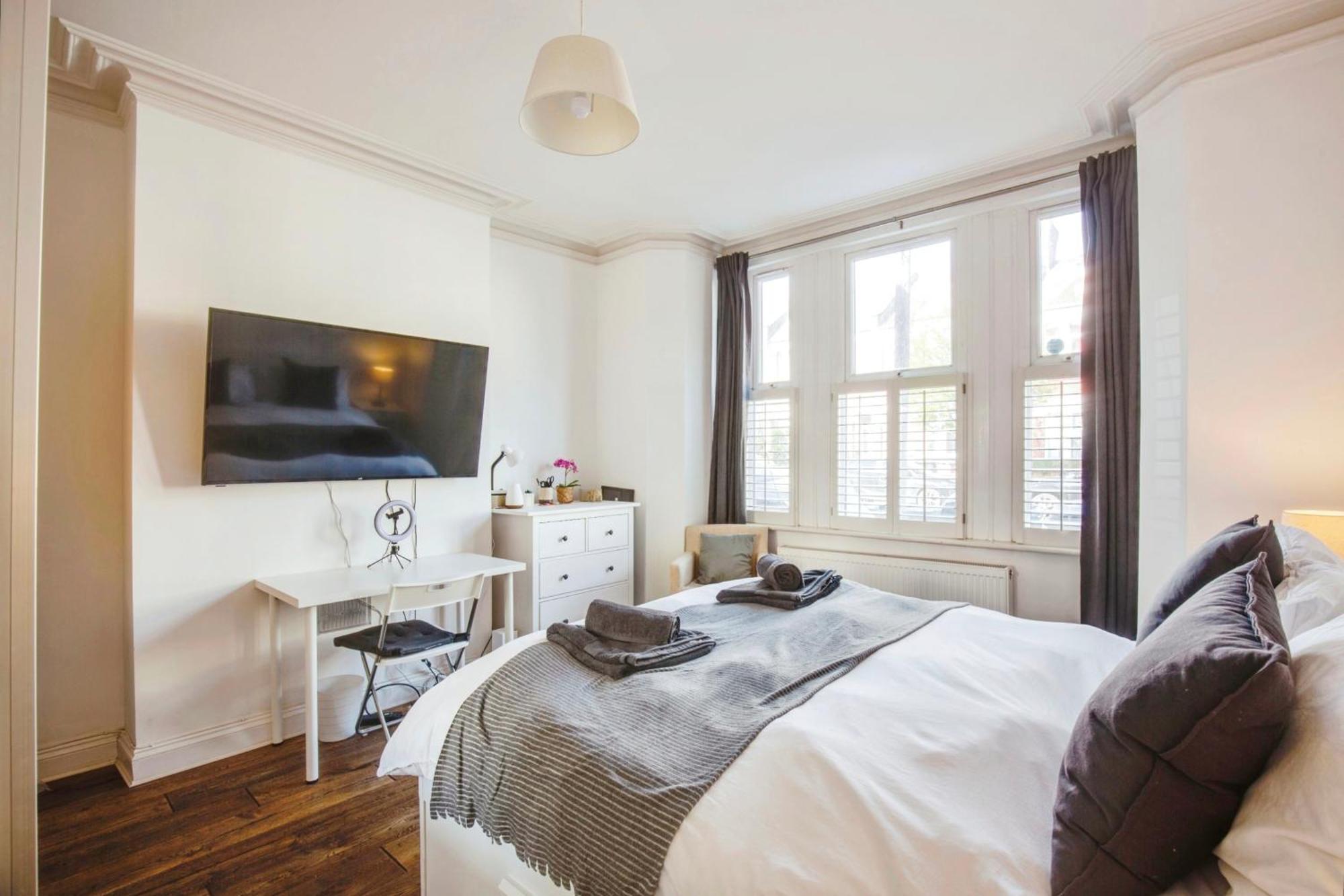 Lovely 2 Bedroom Ground Floor Flat With Garden. Londra Exterior foto