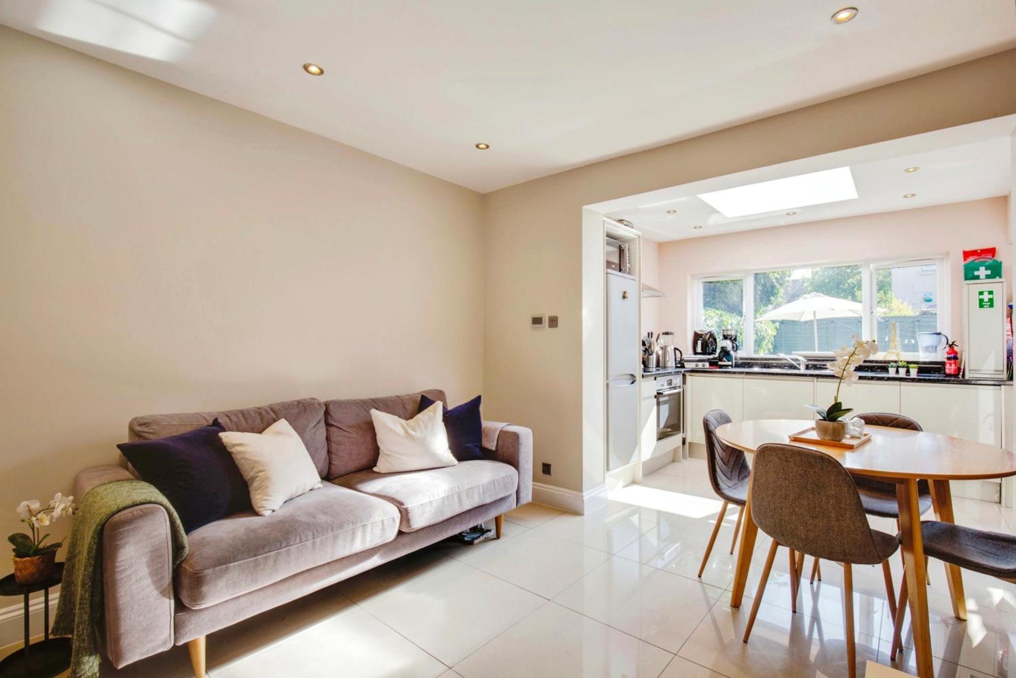 Lovely 2 Bedroom Ground Floor Flat With Garden. Londra Exterior foto