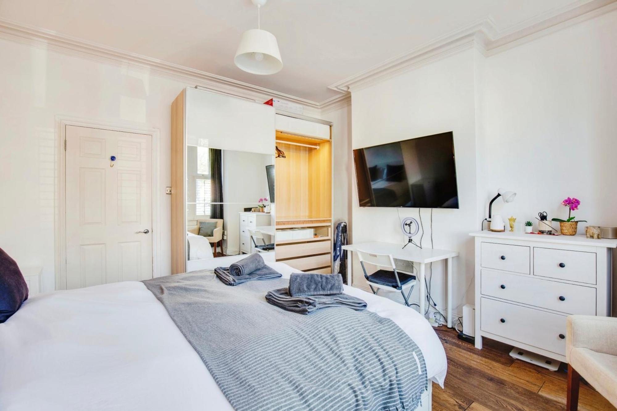 Lovely 2 Bedroom Ground Floor Flat With Garden. Londra Exterior foto
