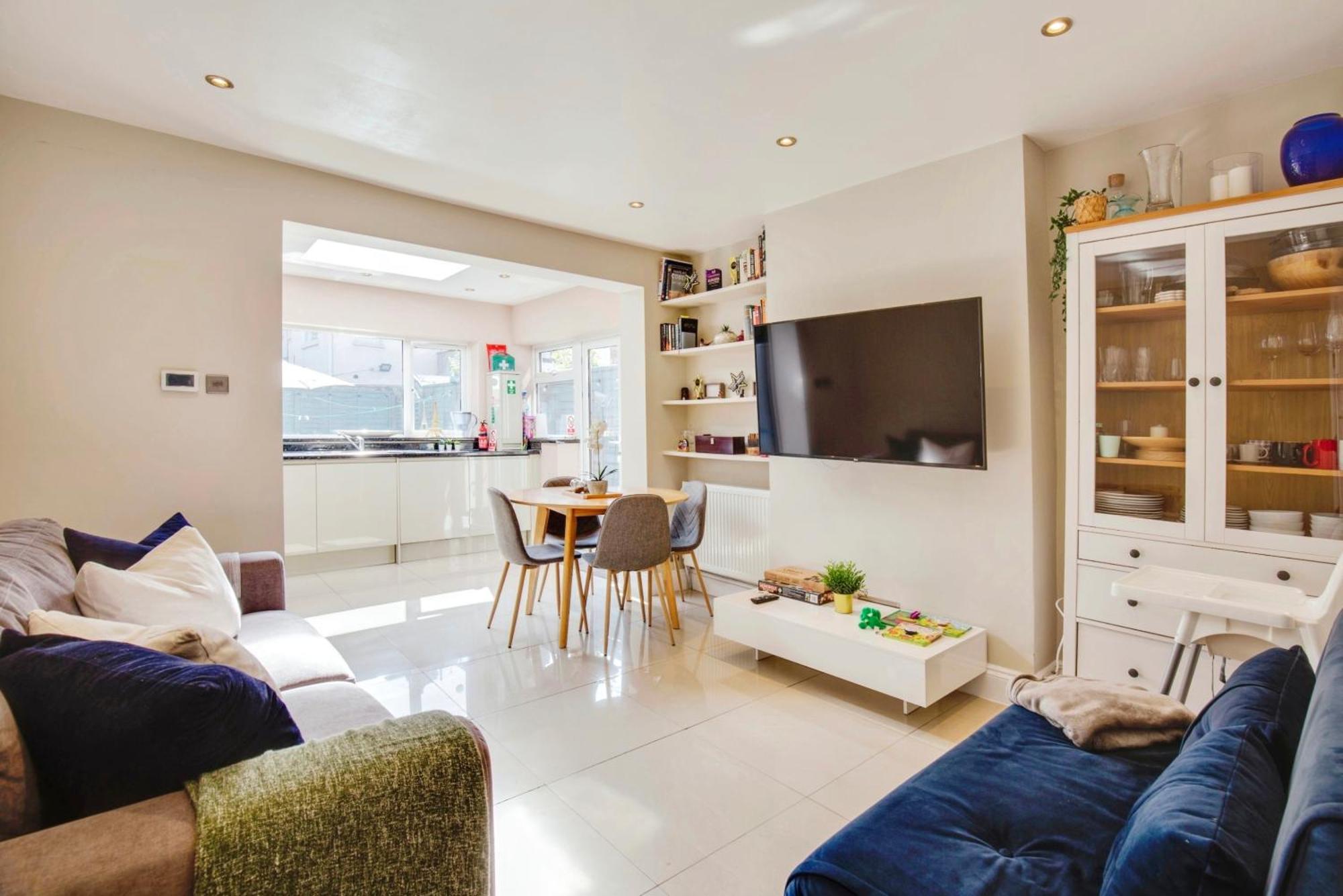 Lovely 2 Bedroom Ground Floor Flat With Garden. Londra Exterior foto