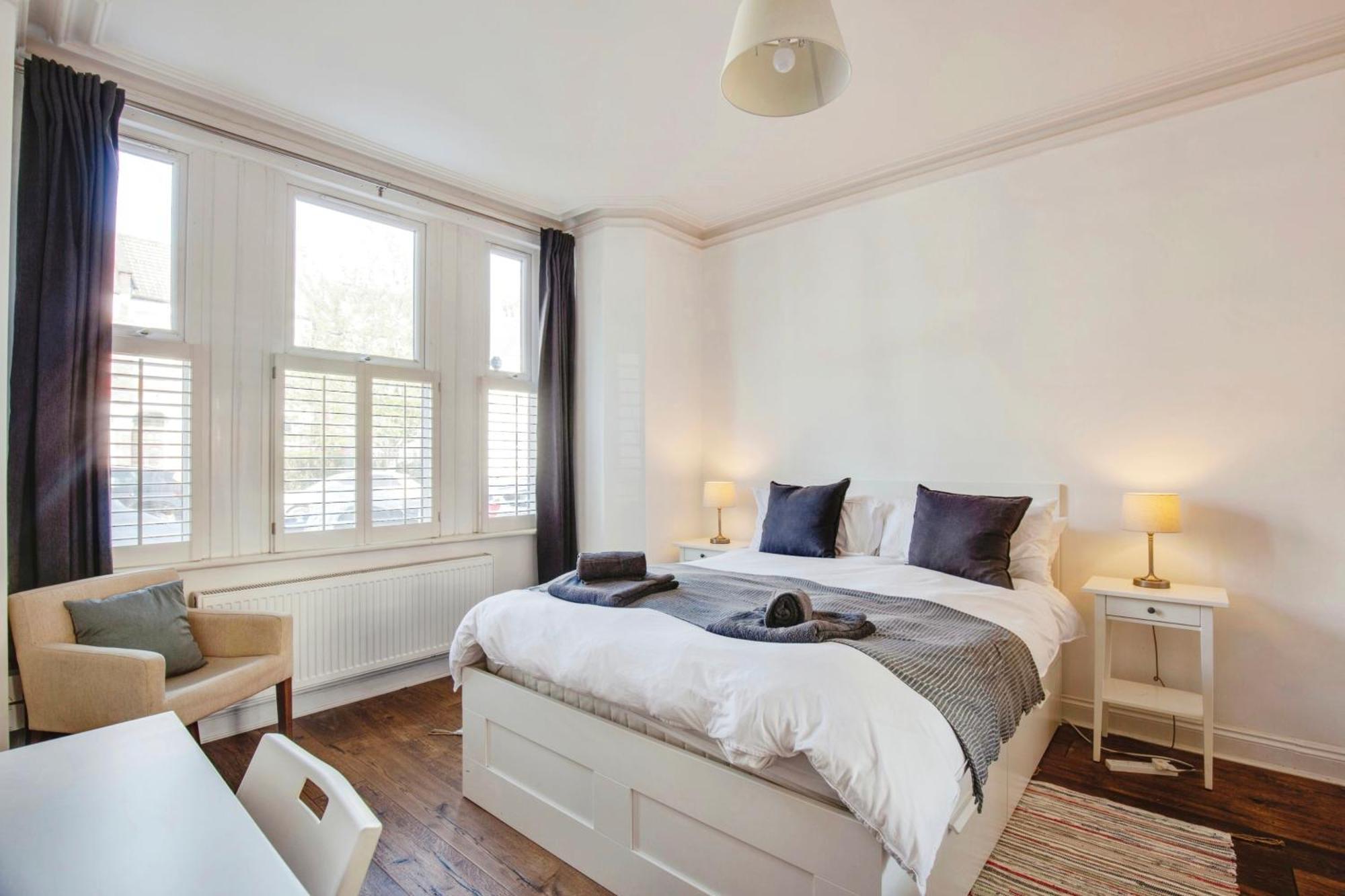Lovely 2 Bedroom Ground Floor Flat With Garden. Londra Exterior foto