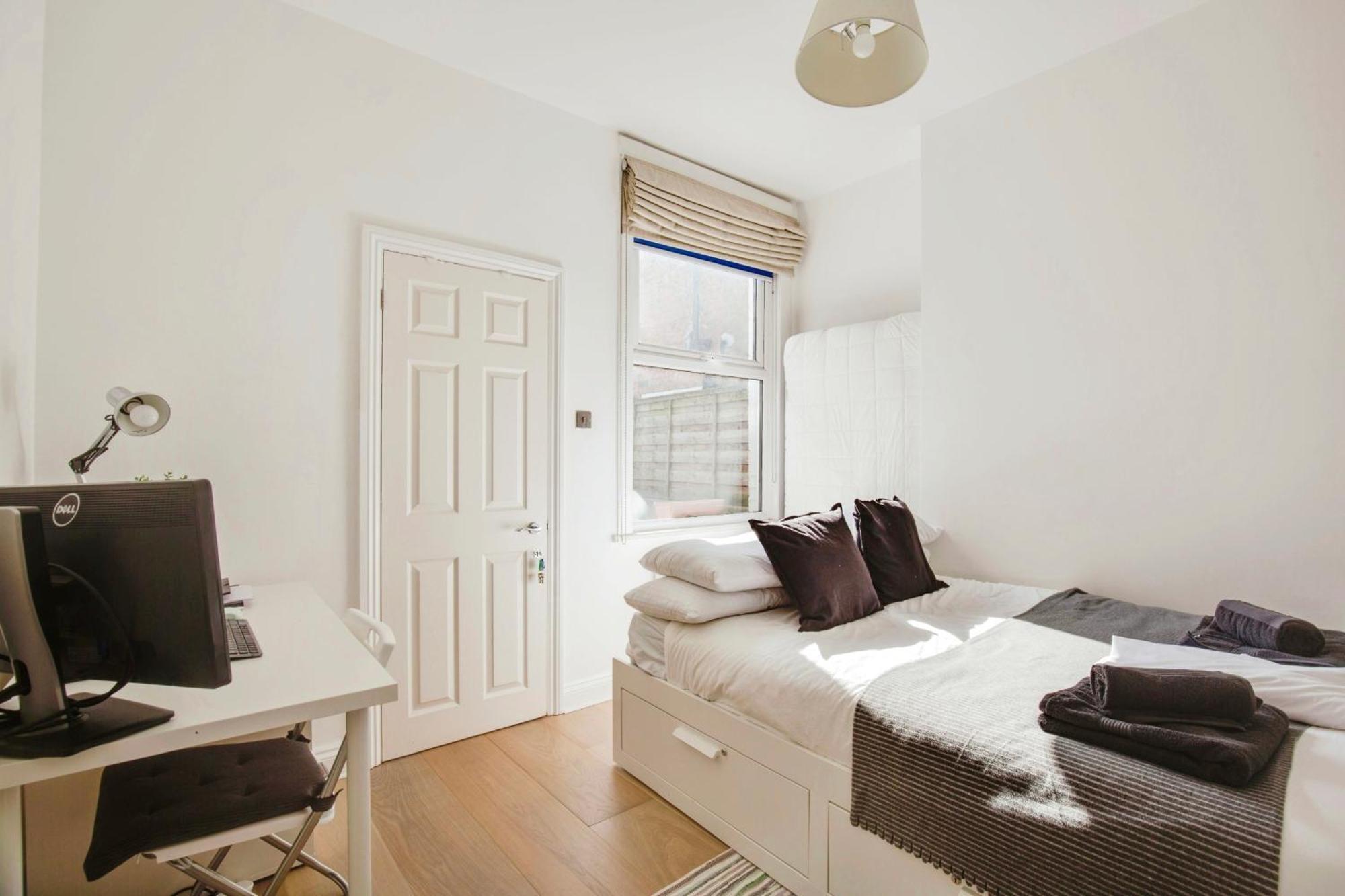 Lovely 2 Bedroom Ground Floor Flat With Garden. Londra Exterior foto