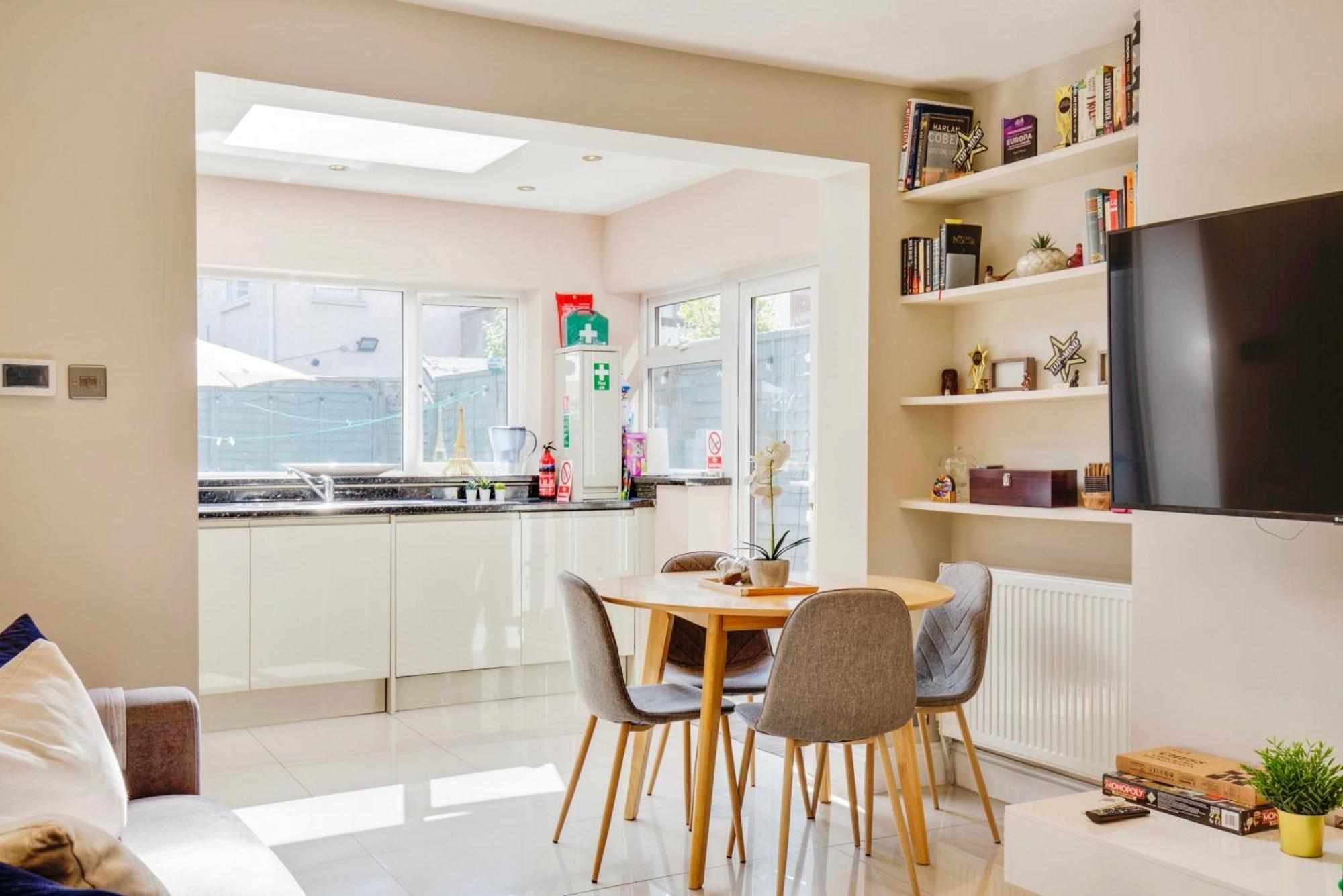 Lovely 2 Bedroom Ground Floor Flat With Garden. Londra Exterior foto